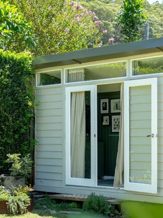 Behind the scenes – A tiny yet mighty home office